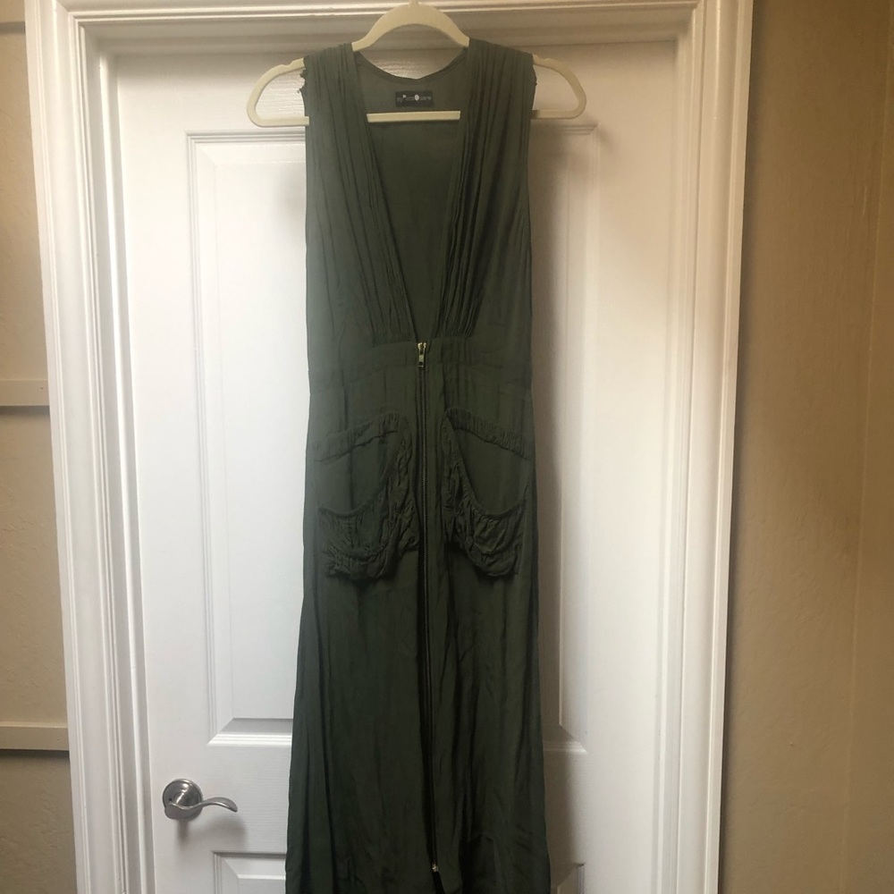 Ankle length dress with zipper with pockets